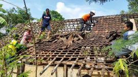 Baznas dan Warga Gotong-royong Bedah Rumah